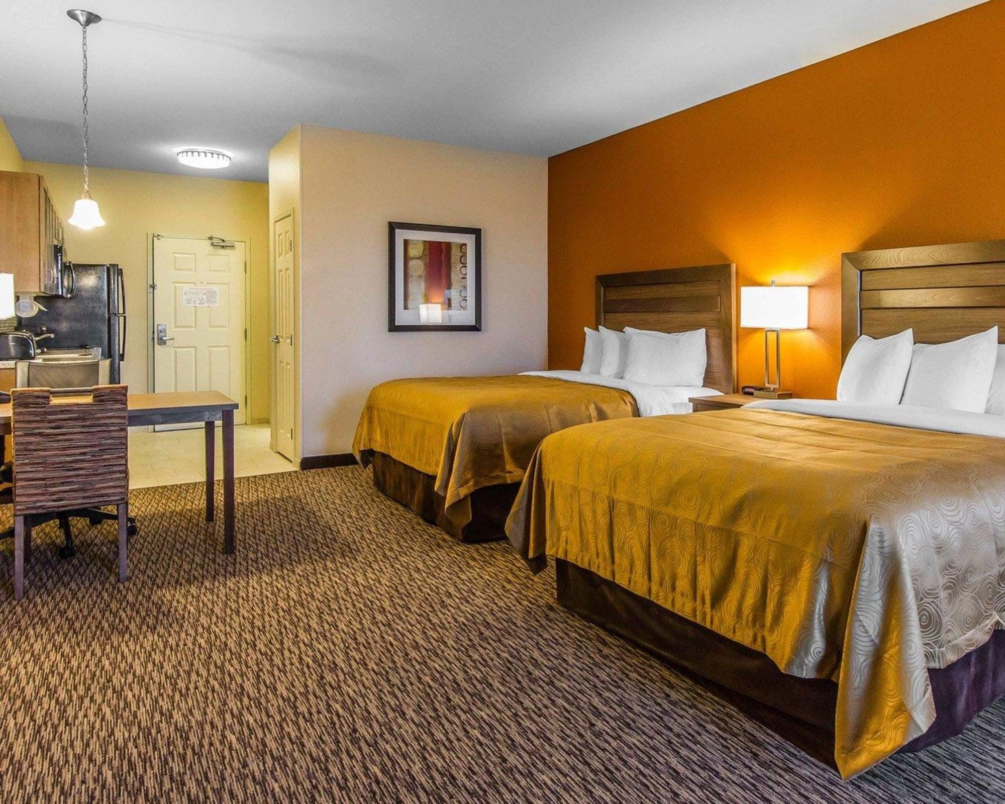 Mainstay Suites Watford City - Event Center Eksteriør billede