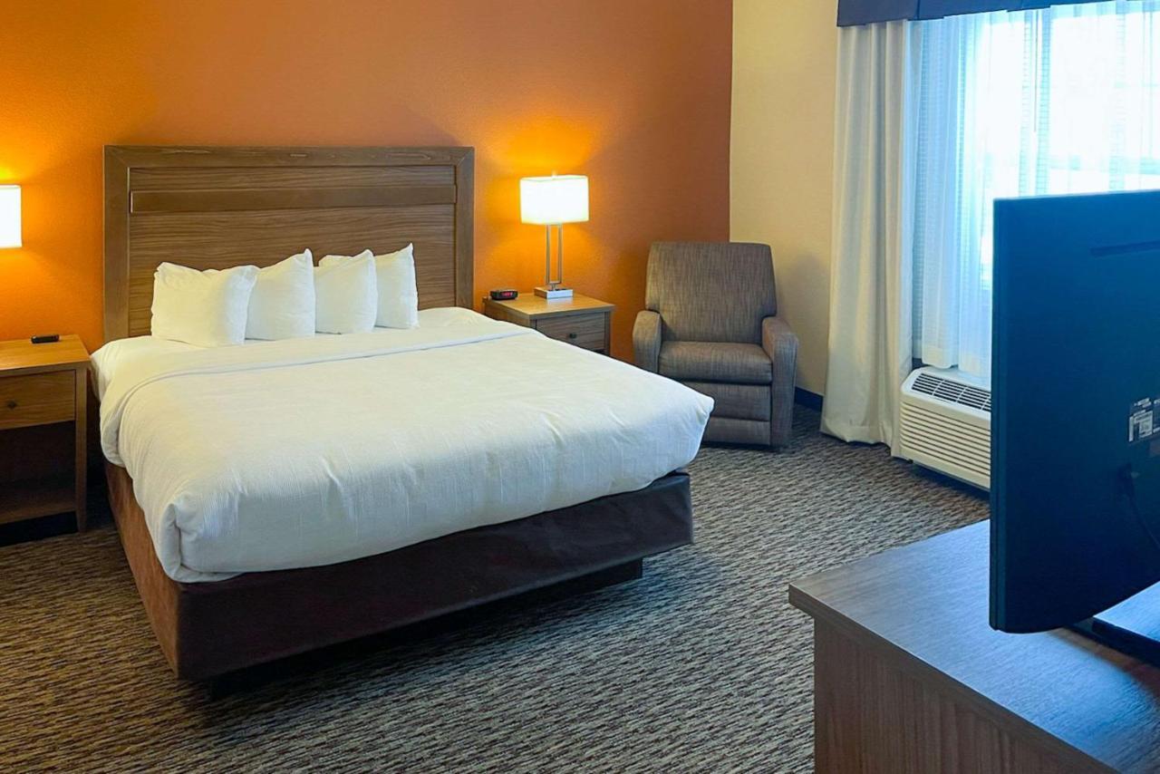 Mainstay Suites Watford City - Event Center Eksteriør billede