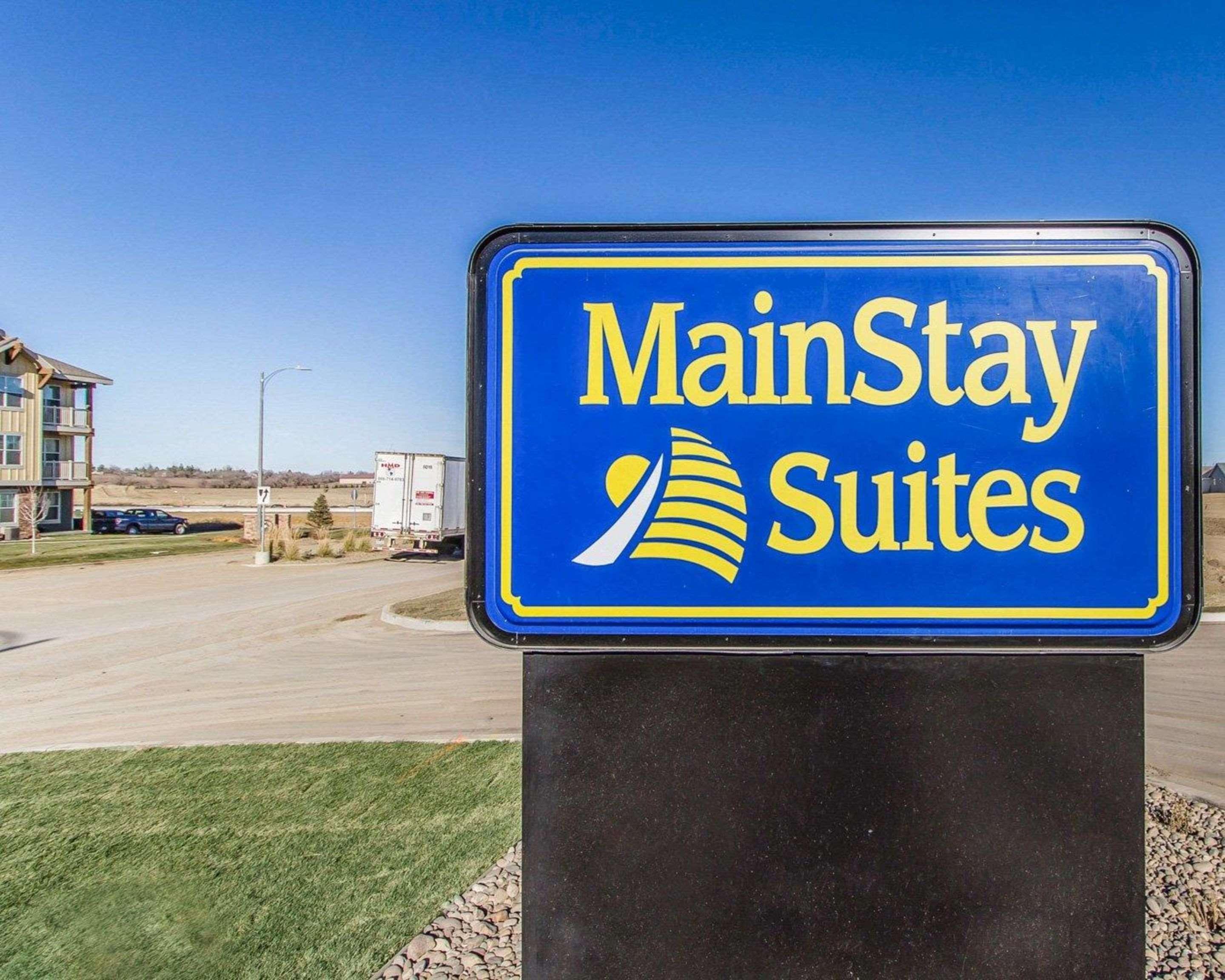 Mainstay Suites Watford City - Event Center Eksteriør billede