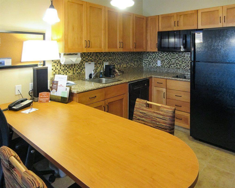 Mainstay Suites Watford City - Event Center Eksteriør billede