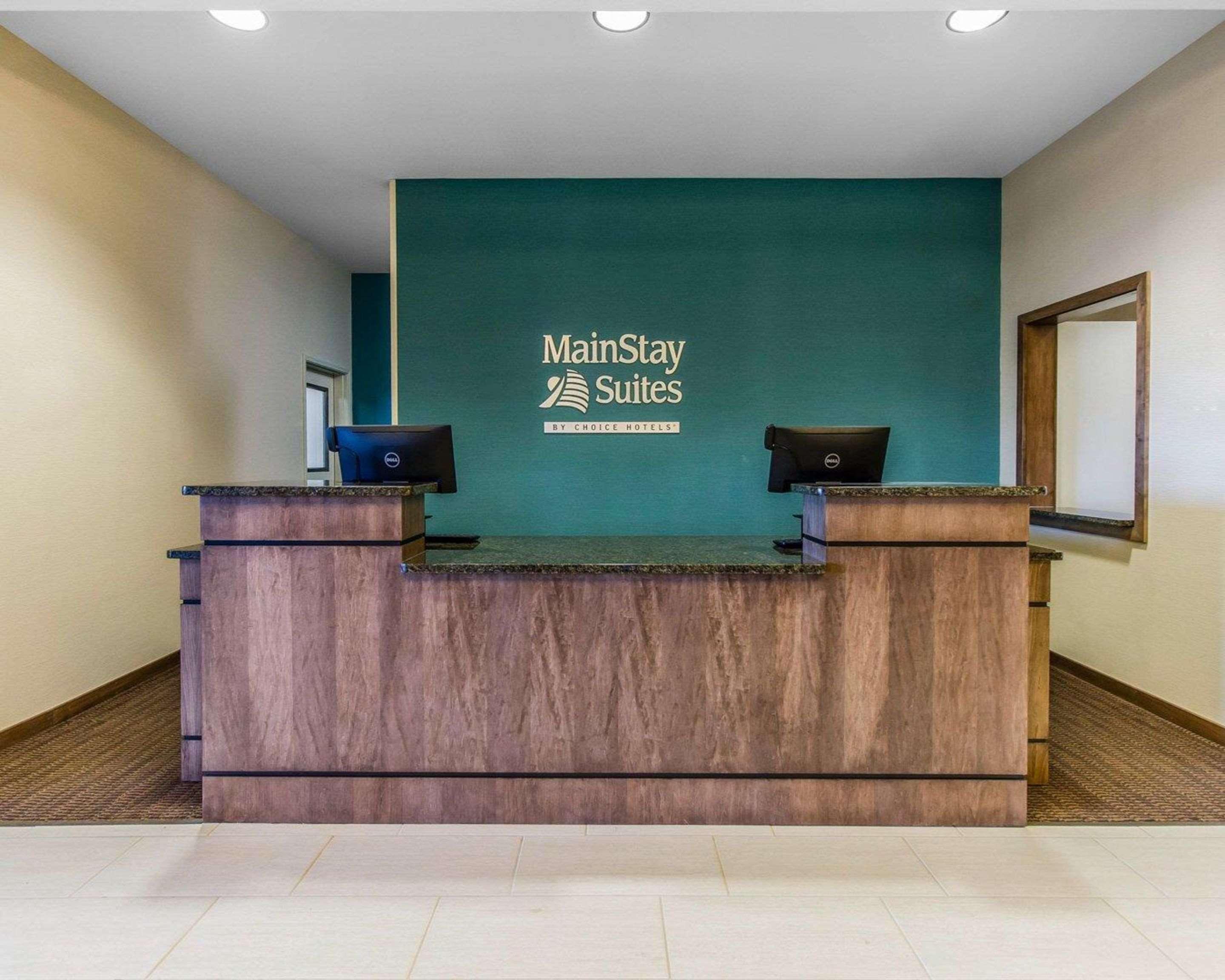 Mainstay Suites Watford City - Event Center Eksteriør billede