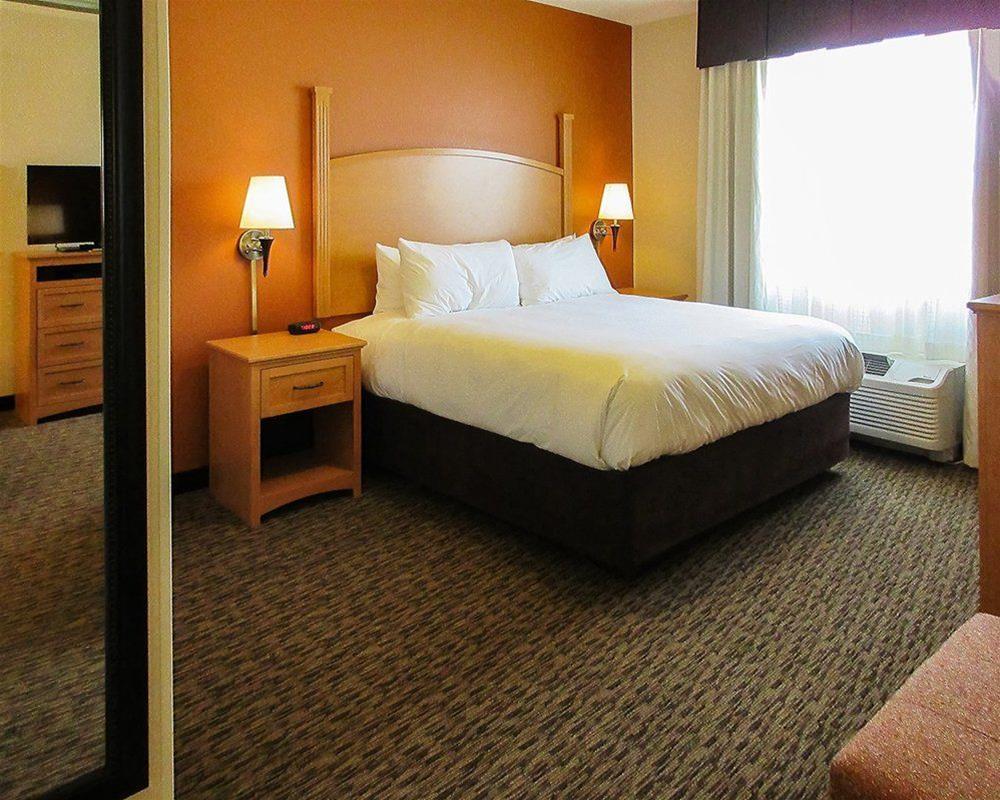 Mainstay Suites Watford City - Event Center Eksteriør billede