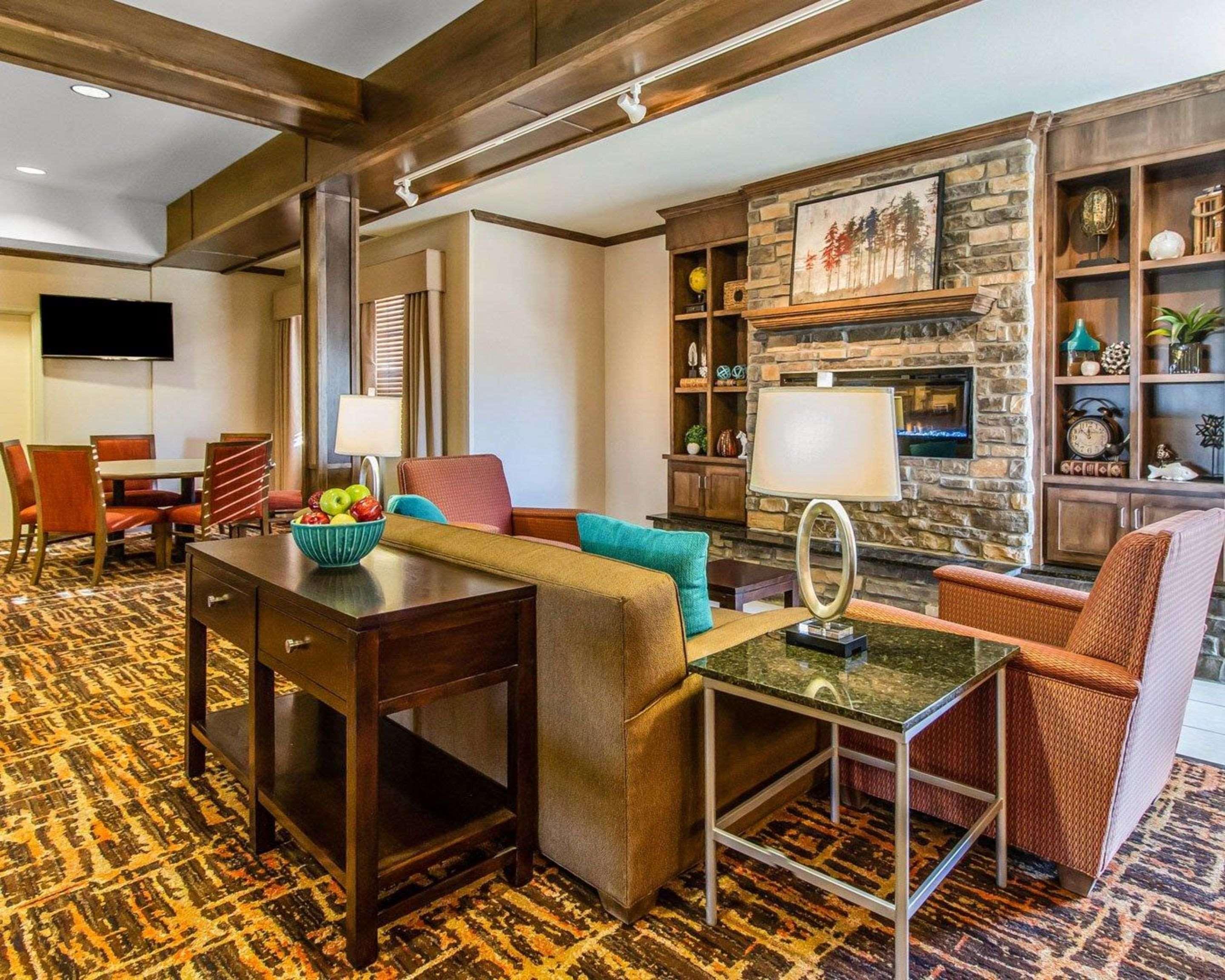 Mainstay Suites Watford City - Event Center Eksteriør billede