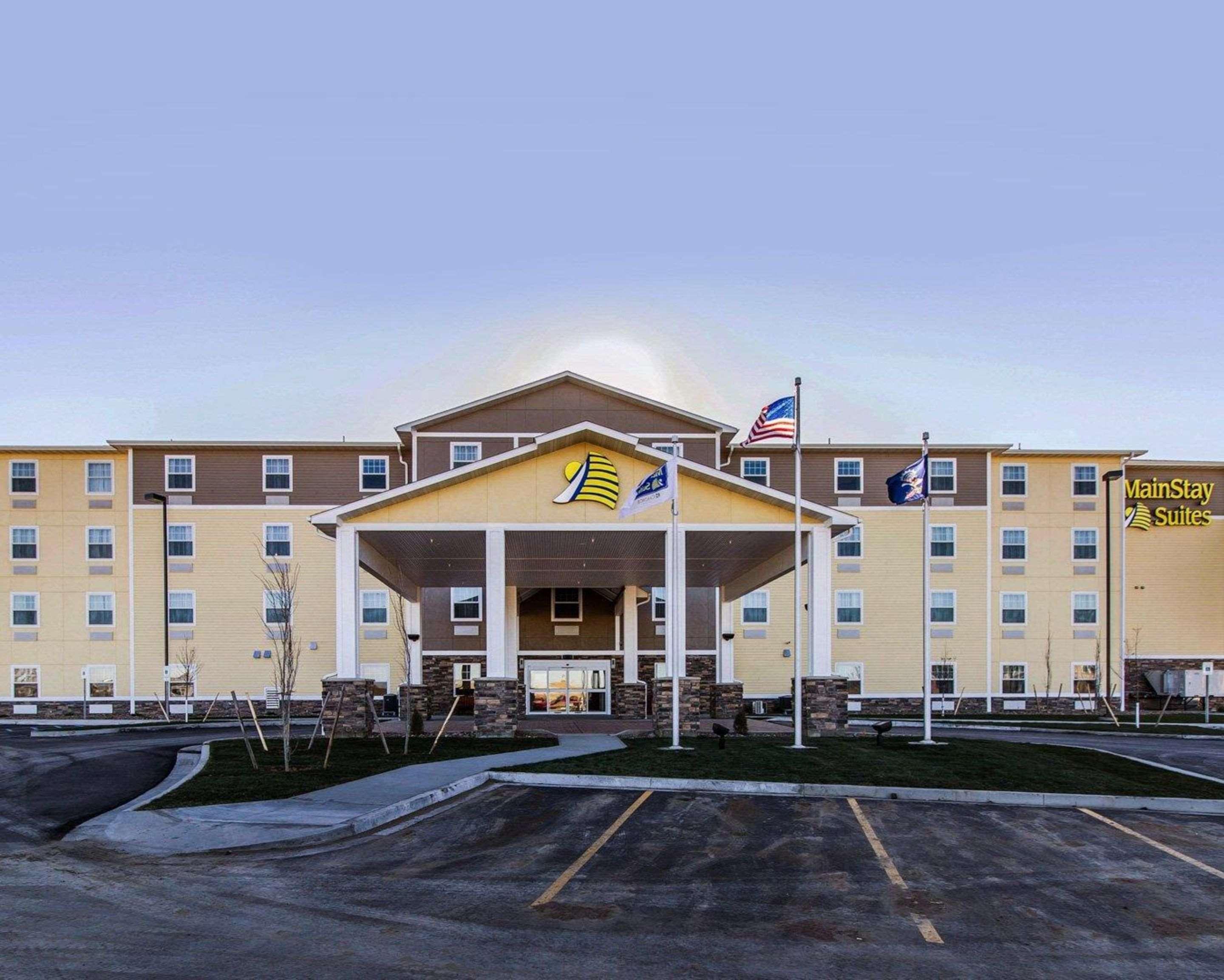 Mainstay Suites Watford City - Event Center Eksteriør billede