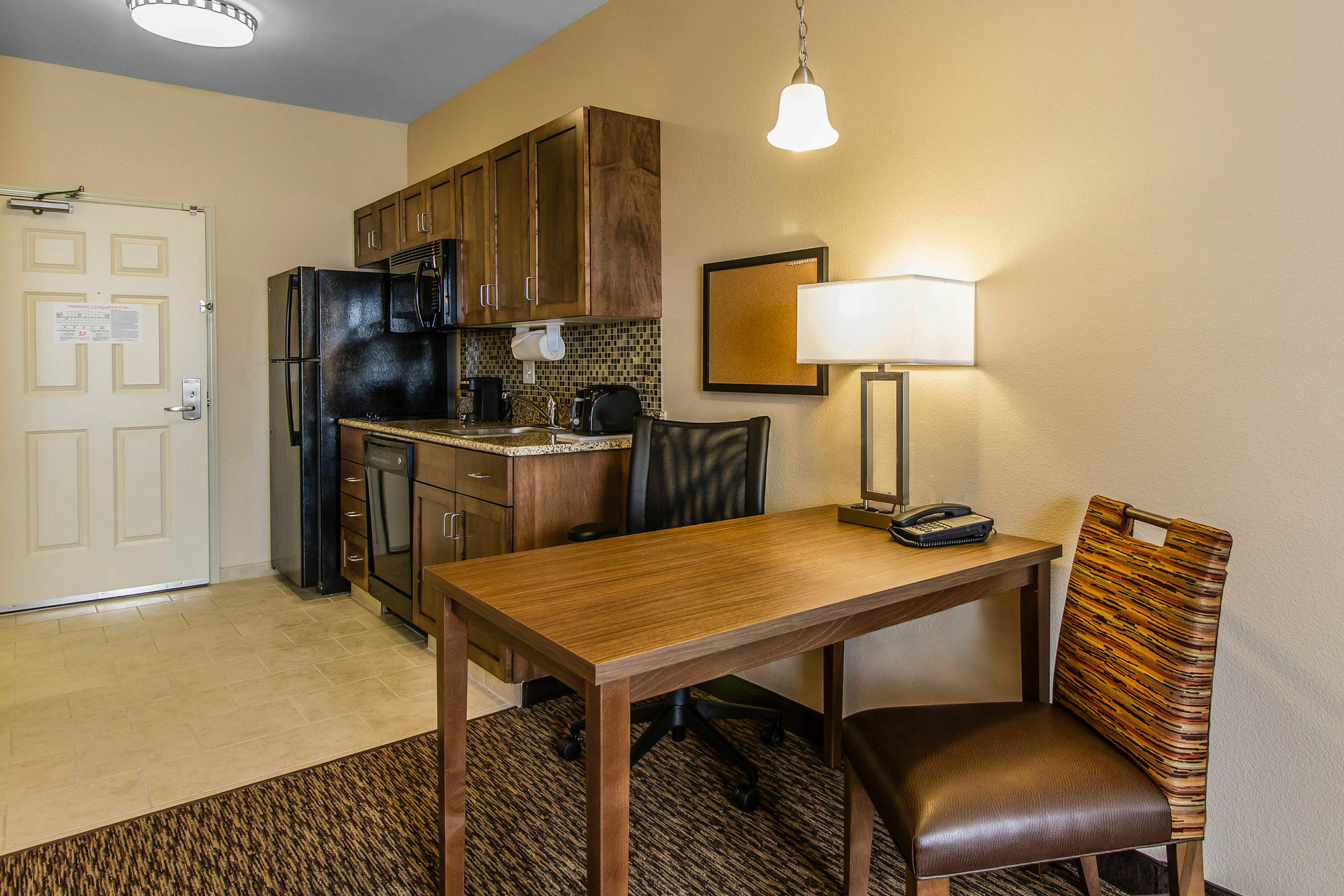 Mainstay Suites Watford City - Event Center Eksteriør billede